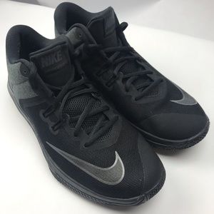 Nike Air versitile ll NBK Sz 9.5 Black Men shoe